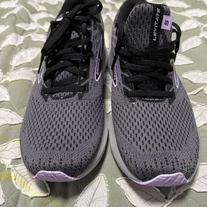 Brooks Levitate Running Shoes